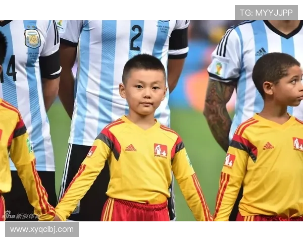 身高超过190厘米的足球明星们如何在绿茵场上展现他们的独特魅力与实力